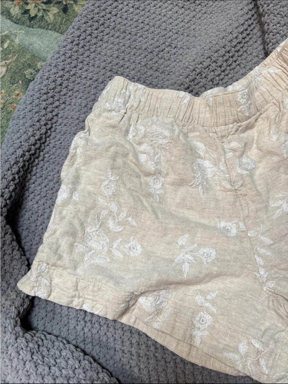 Linen-Blend Floral Print Women's Shorts in Beige - Picture 3 of 4